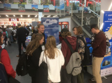 Mass of participants at the Science Night event