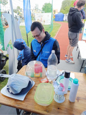 experiments for children with a bottle and dirty air