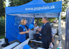 discussion with event participants on the topic of improving air quality