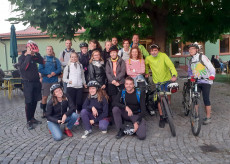 Study tour participants in a group photo