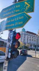 Information traffic signs for cyclists