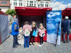 Visitors at the info point