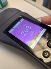 Device for measuring pollutants