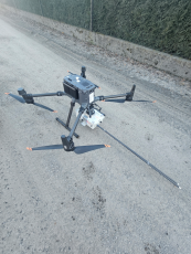 Dron na zemi