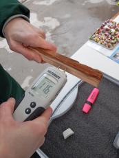 Wood moisture measurement