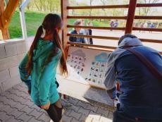 Kids at the info point